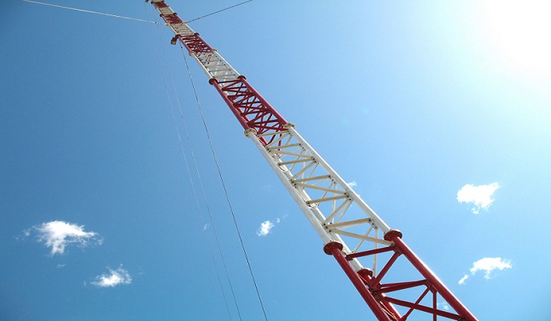 Analyse des normes de conception pour les tours à cellules guyées