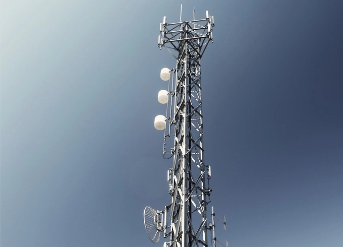 Tour angulaire en acier