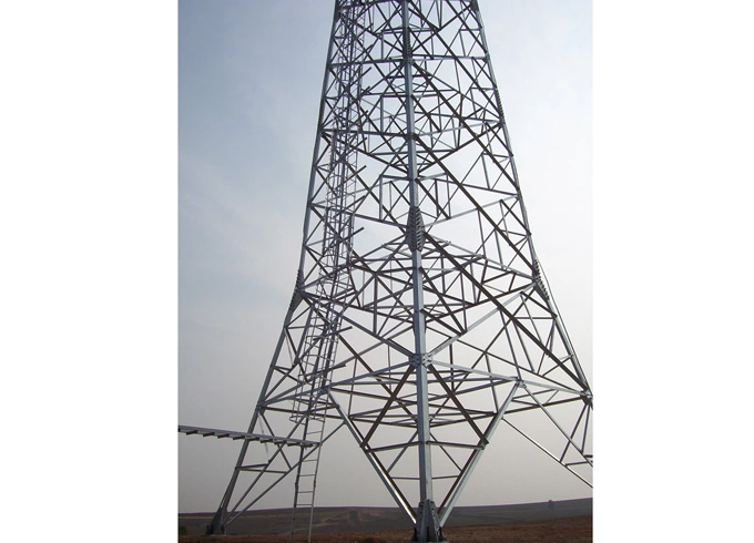 Qu'est-ce qui fait des tours en acier angulaire un choix intelligent pour une infrastructure moderne?